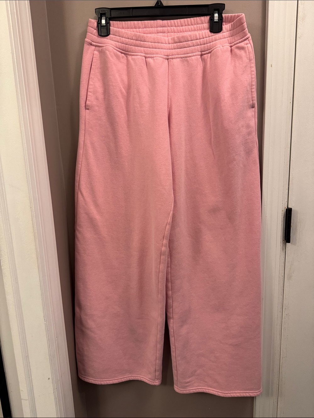 Hollister Wide Leg Sweatpants in Light Pink